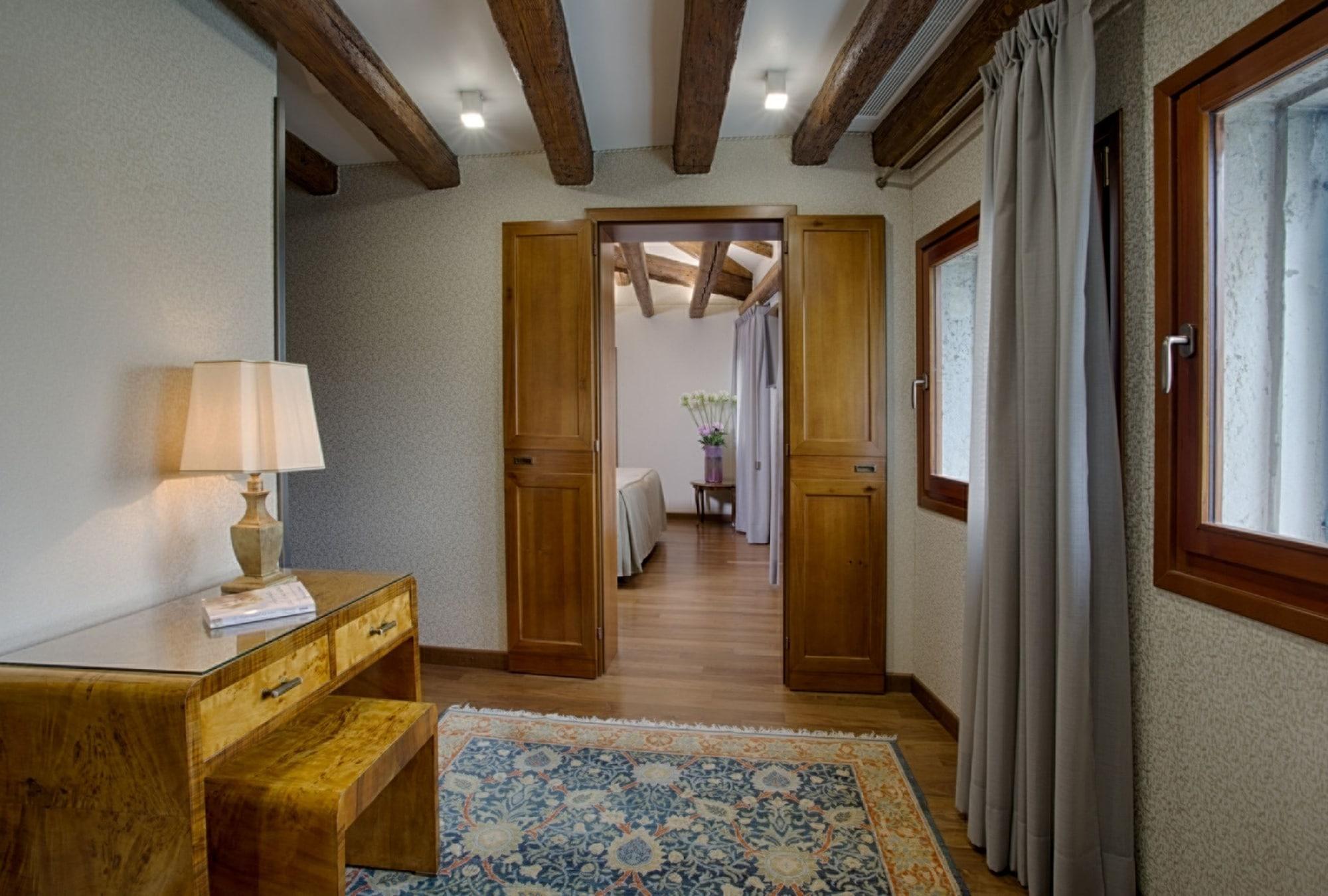 Hotel Santa Chiara Venice Exterior photo