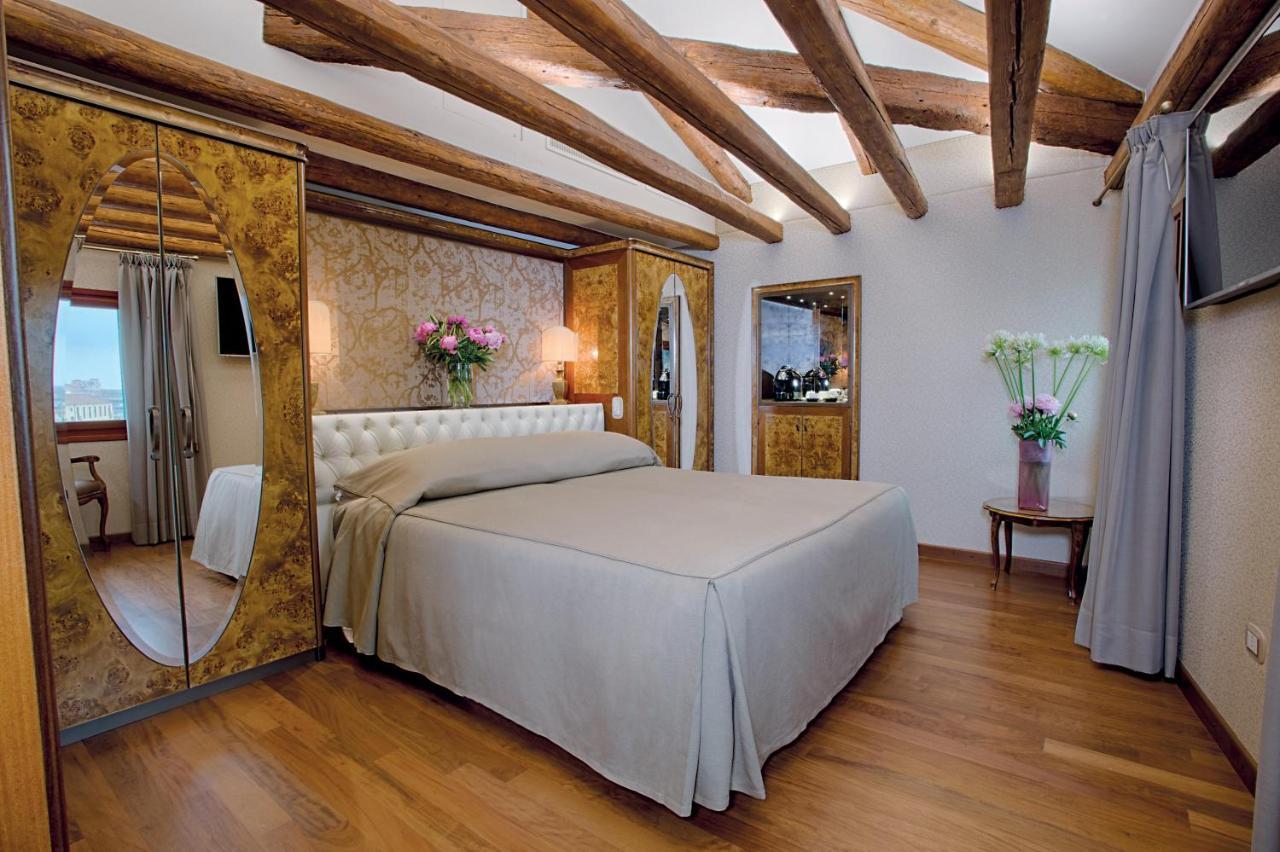 Hotel Santa Chiara Venice Exterior photo